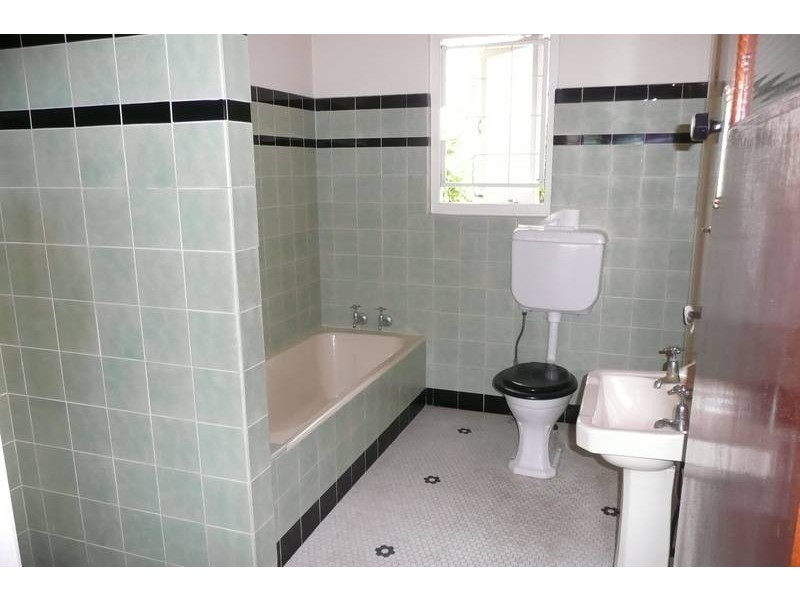 16 Brasted Street, Taringa QLD 4068