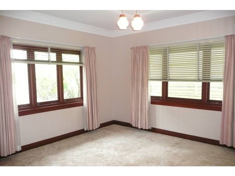 16 Brasted Street, Taringa QLD 4068