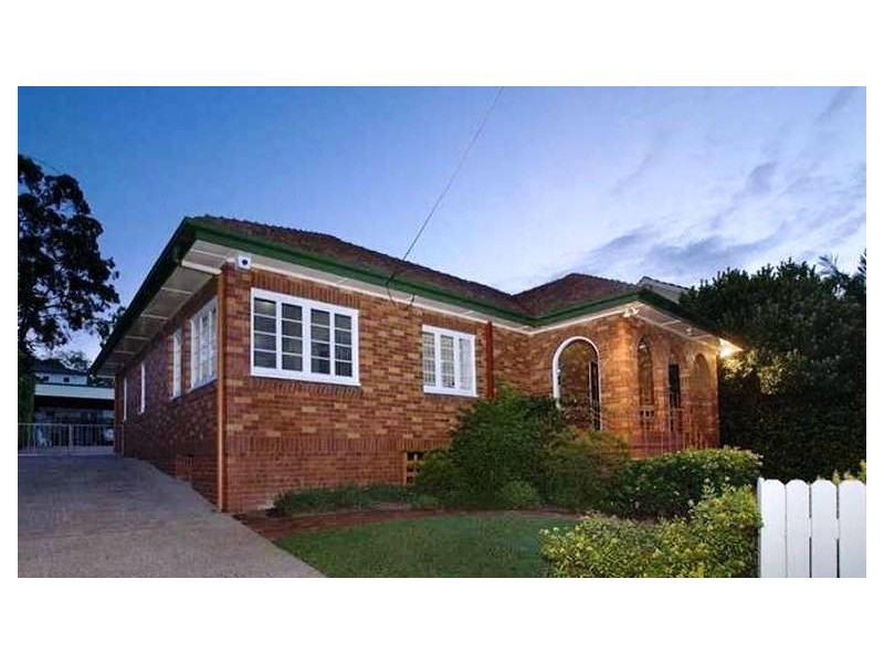 31 Seventh Avenue, St Lucia QLD 4067