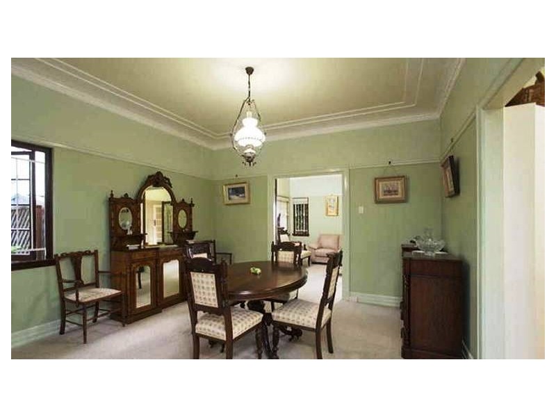 31 Seventh Avenue, St Lucia QLD 4067