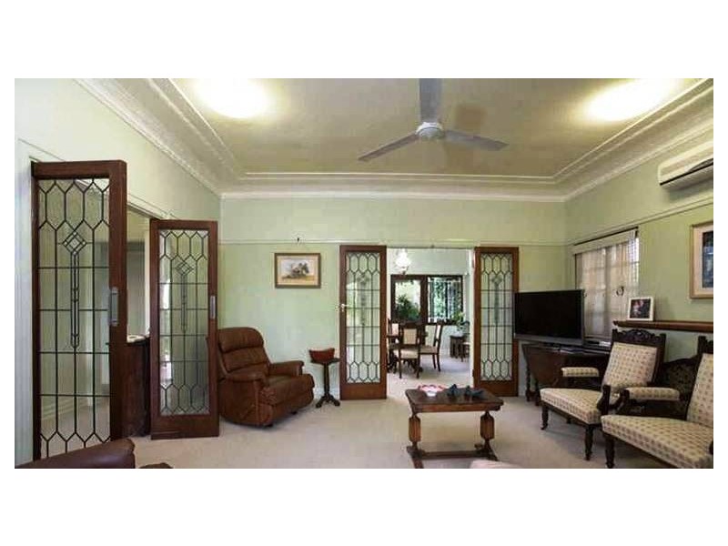 31 Seventh Avenue, St Lucia QLD 4067