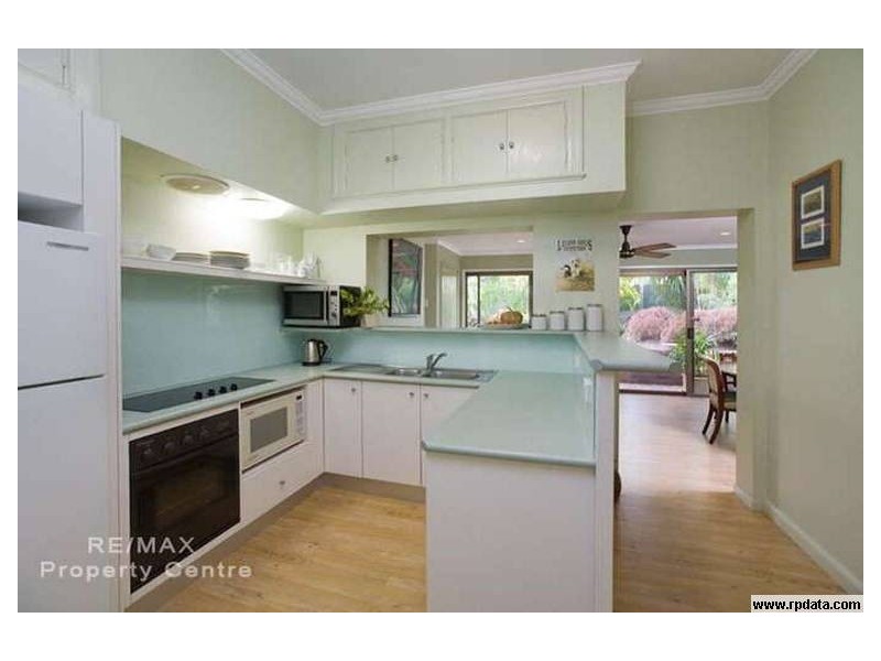 31 Seventh Avenue, St Lucia QLD 4067