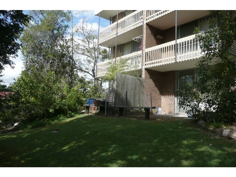 1/125 Clarence Road, Indooroopilly QLD 4068