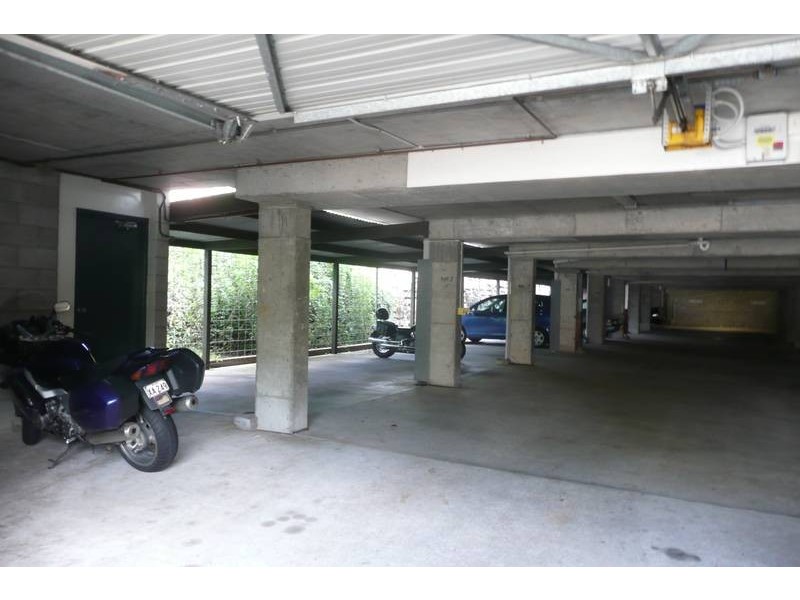 1/125 Clarence Road, Indooroopilly QLD 4068