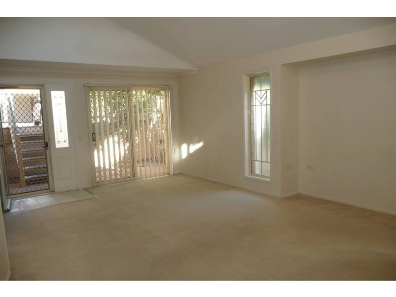 40/19 Merlin Terrace, Kenmore QLD 4069