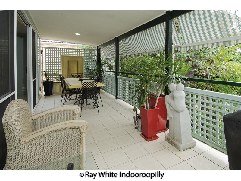 419 Swann Rd, St Lucia QLD 4067