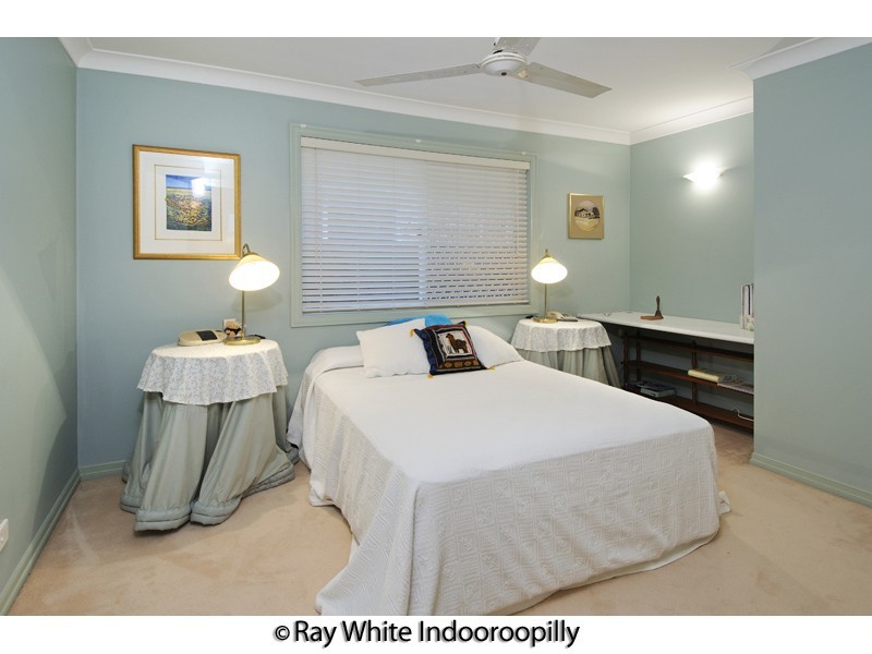419 Swann Rd, St Lucia QLD 4067