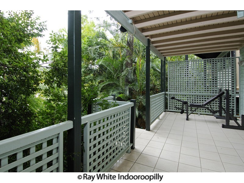 419 Swann Rd, St Lucia QLD 4067