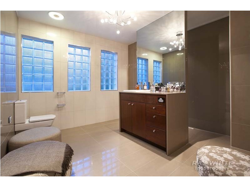 Indooroopilly QLD 4068