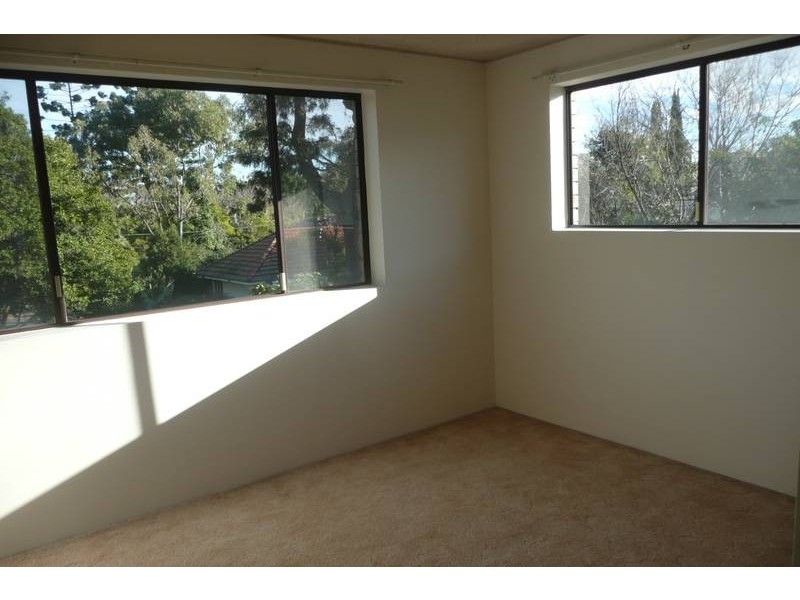 3/55 Central Avenue, Indooroopilly QLD 4068