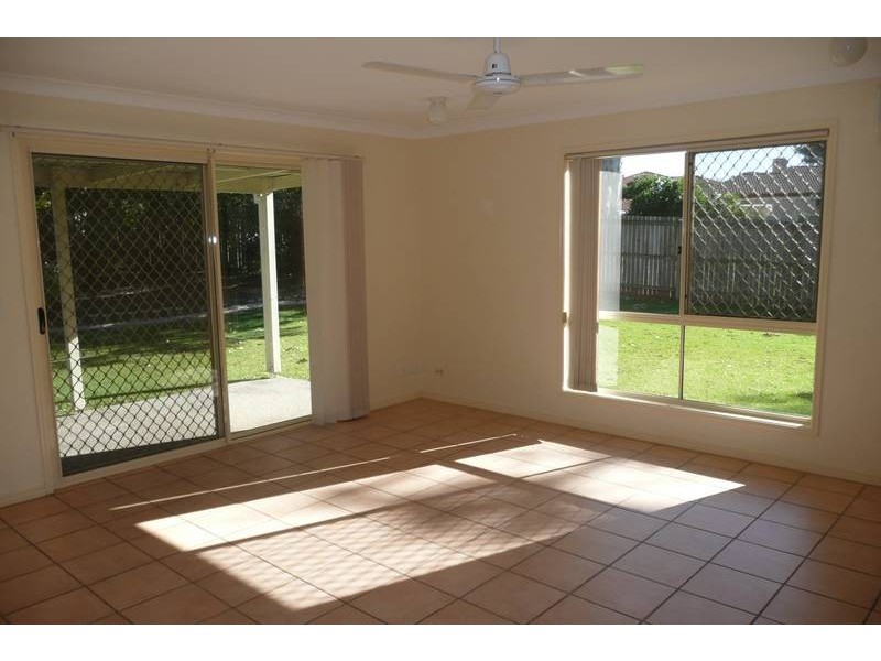 32 Blackbutt Place, Brookfield QLD 4069