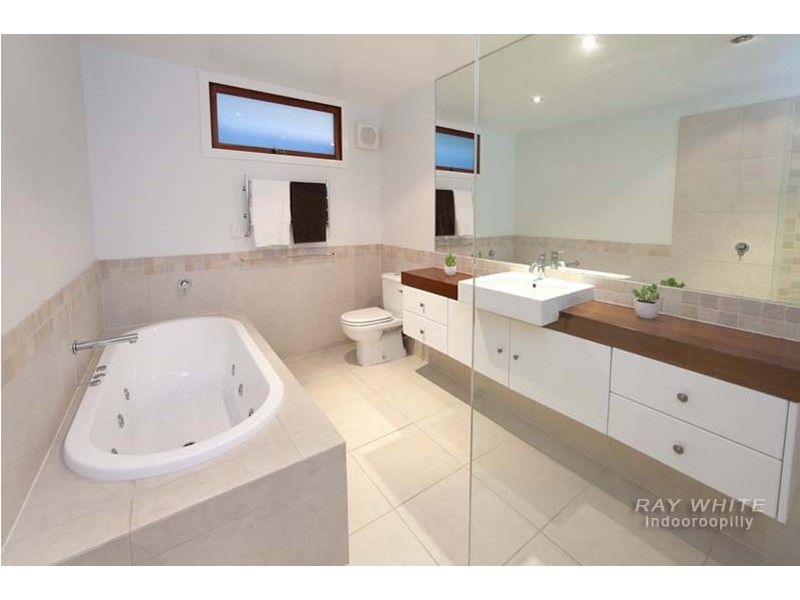 23 Wienholt Street, Auchenflower QLD 4066