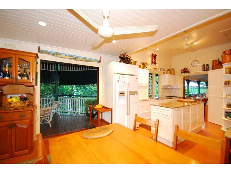 9 Carrington Road, Indooroopilly QLD 4068