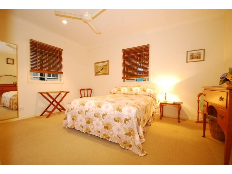 9 Carrington Road, Indooroopilly QLD 4068