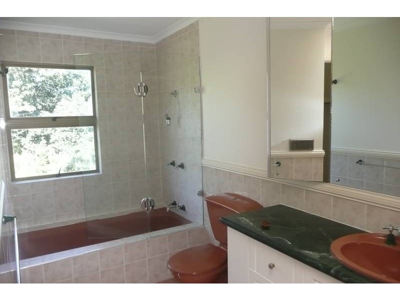 2a Goolman Street, Chapel Hill QLD 4069