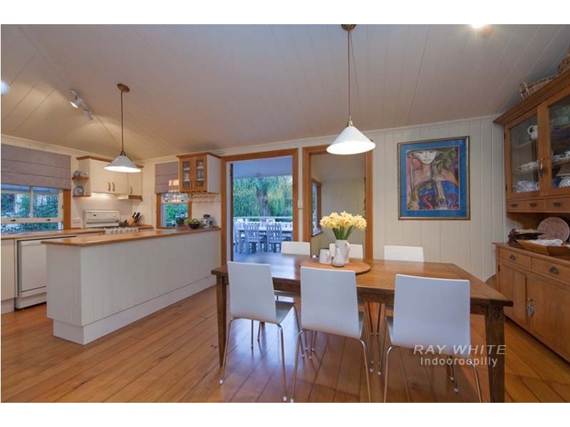 24 Clarence Road, Indooroopilly QLD 4068