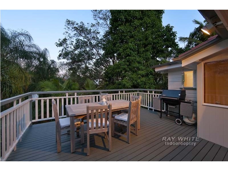 24 Clarence Road, Indooroopilly QLD 4068