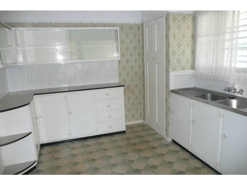 14 Newcross Street, Indooroopilly QLD 4068