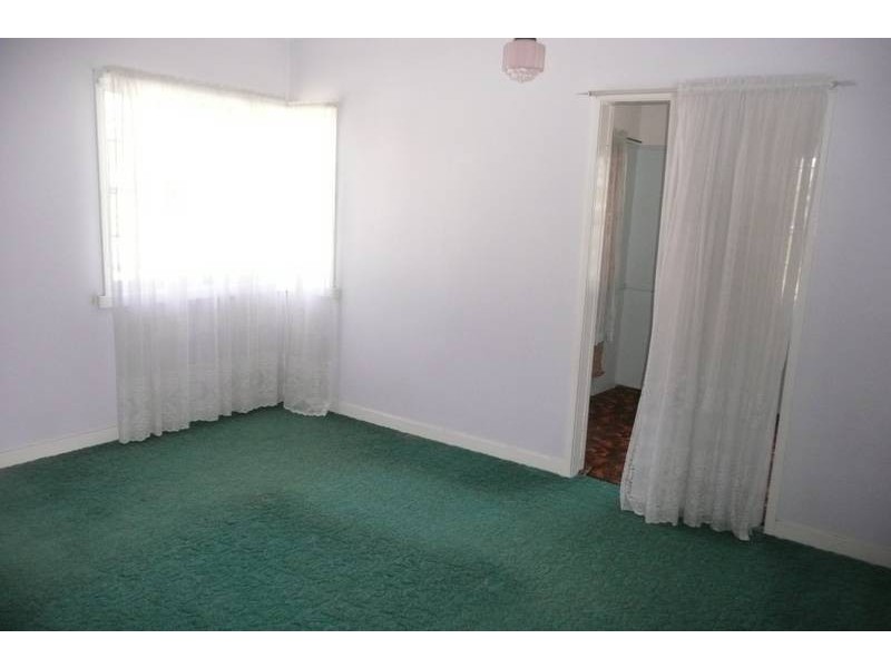 14 Newcross Street, Indooroopilly QLD 4068