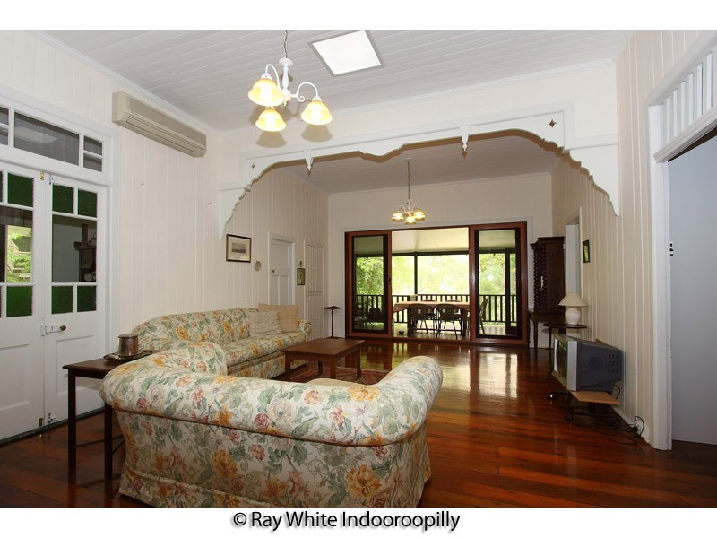 8 Rankin Street, Indooroopilly QLD 4068
