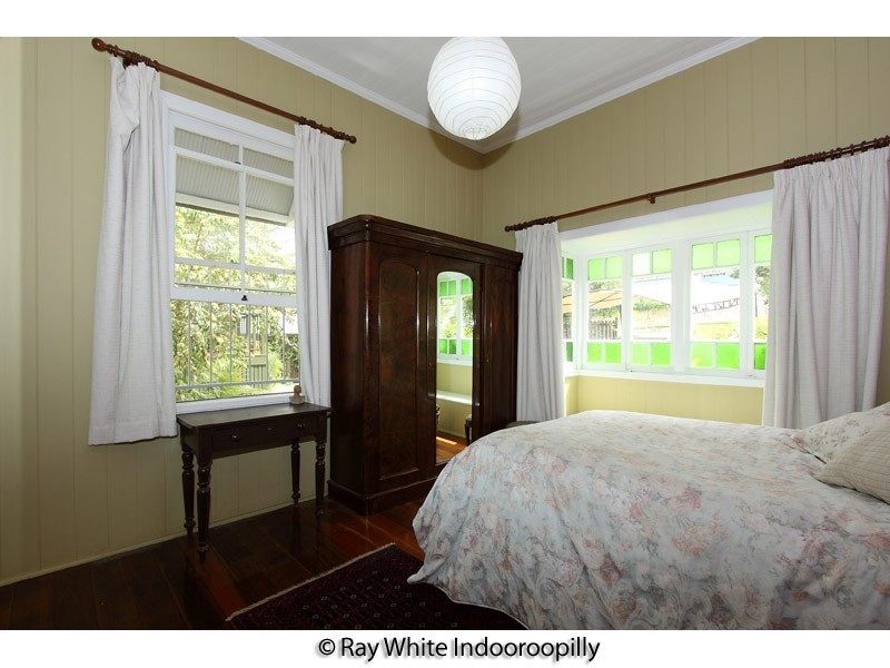 8 Rankin Street, Indooroopilly QLD 4068