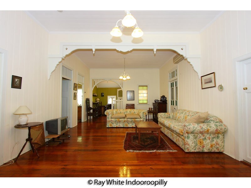 8 Rankin Street, Indooroopilly QLD 4068