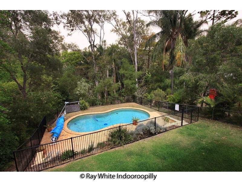 8 Rankin Street, Indooroopilly QLD 4068
