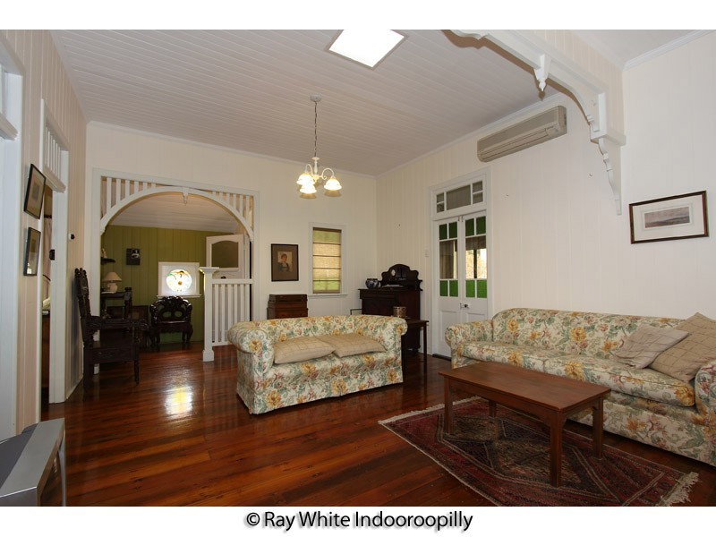 8 Rankin Street, Indooroopilly QLD 4068