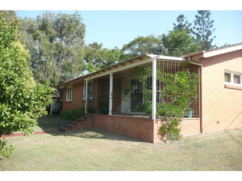 1 Currong Street, Kenmore QLD 4069