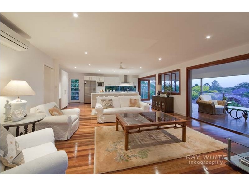 14 Glencairn Avenue, Indooroopilly QLD 4068