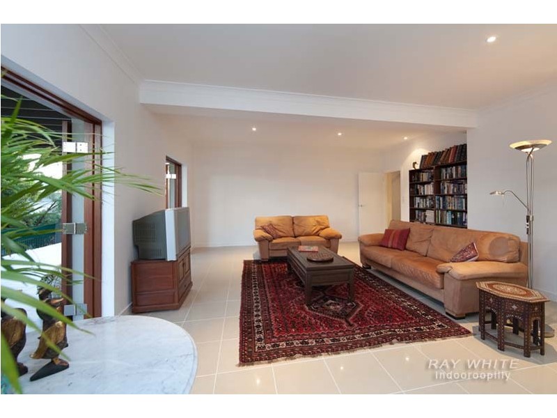 14 Glencairn Avenue, Indooroopilly QLD 4068