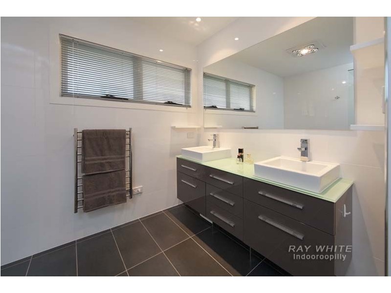 14 Glencairn Avenue, Indooroopilly QLD 4068