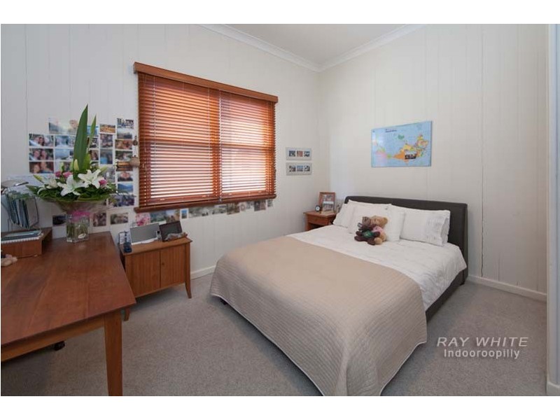 46 Greenlaw Street, Indooroopilly QLD 4068