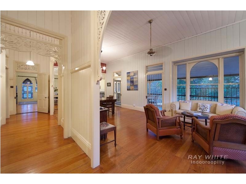 8 Handel Street, Indooroopilly QLD 4068