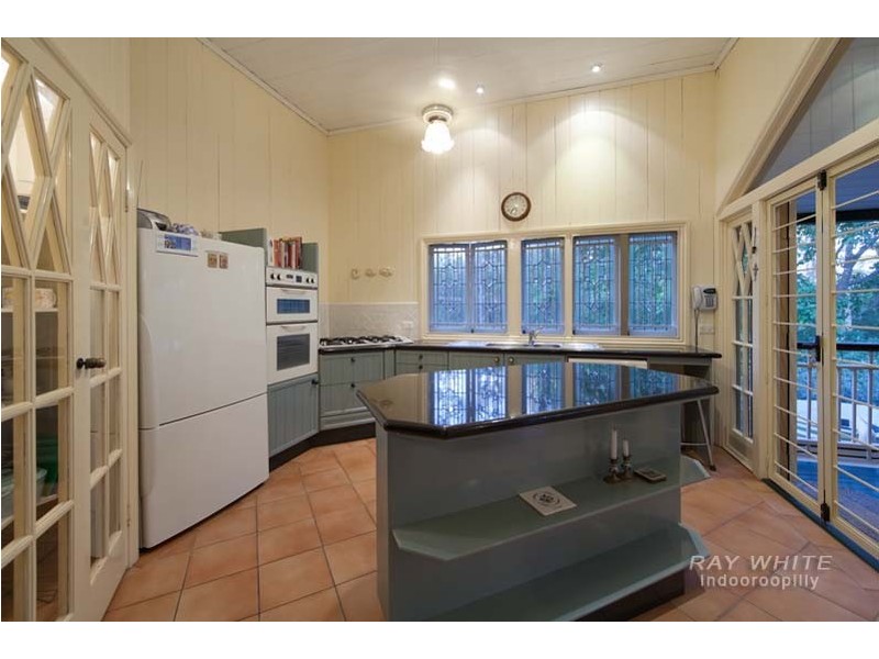 8 Handel Street, Indooroopilly QLD 4068