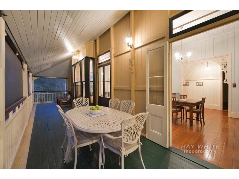 8 Handel Street, Indooroopilly QLD 4068