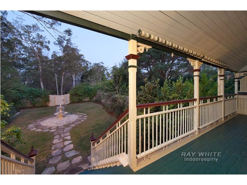 8 Handel Street, Indooroopilly QLD 4068