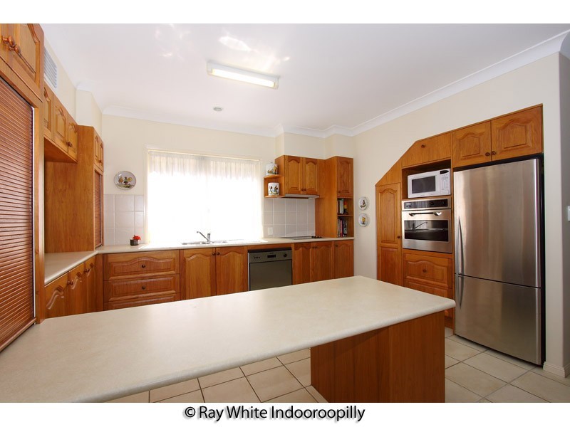 7 Dennis Street, Indooroopilly QLD 4068