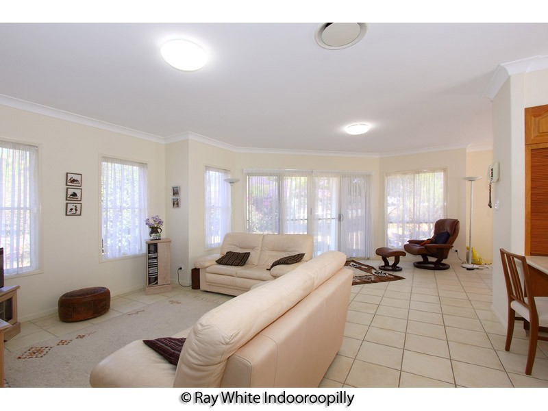 7 Dennis Street, Indooroopilly QLD 4068