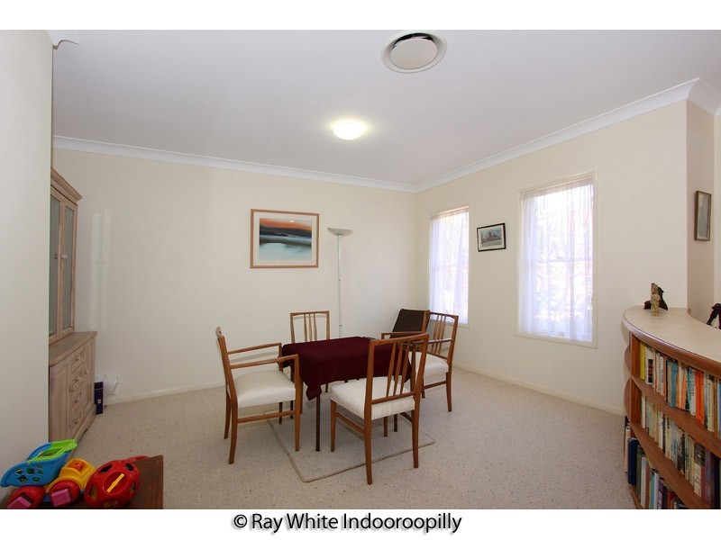 7 Dennis Street, Indooroopilly QLD 4068