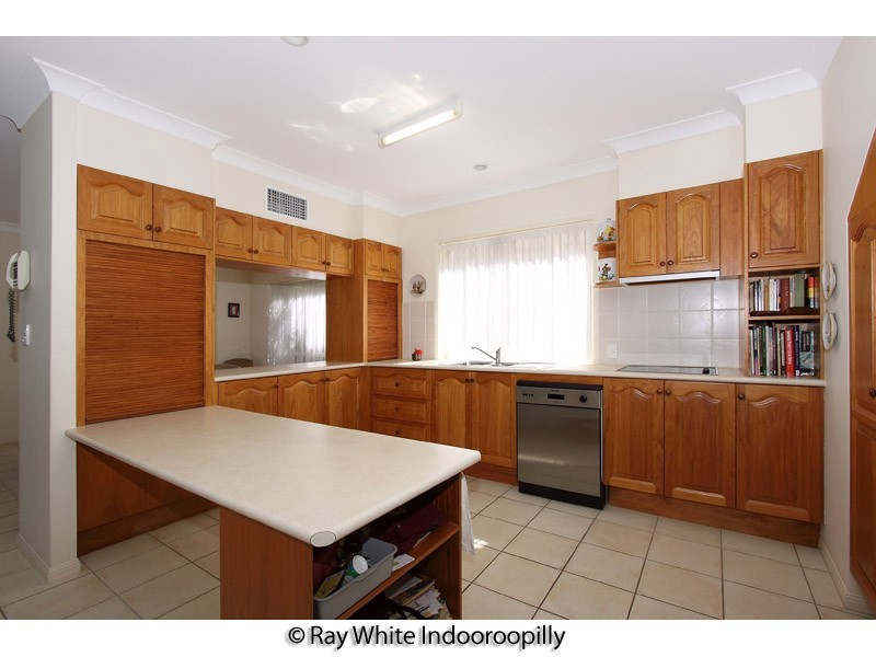7 Dennis Street, Indooroopilly QLD 4068