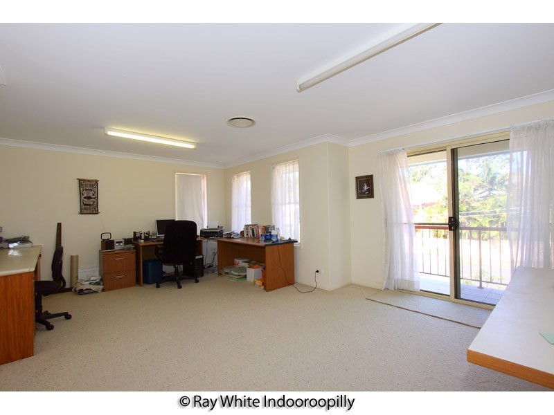 7 Dennis Street, Indooroopilly QLD 4068