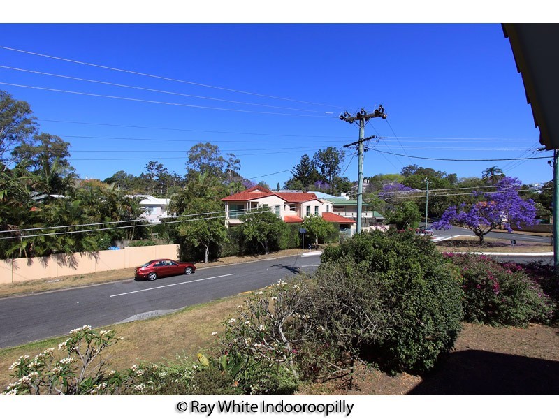 7 Dennis Street, Indooroopilly QLD 4068