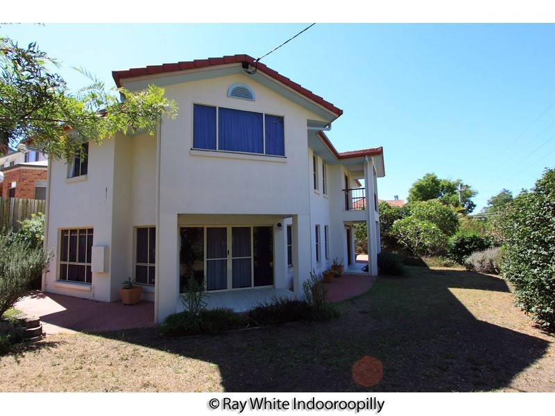 7 Dennis Street, Indooroopilly QLD 4068
