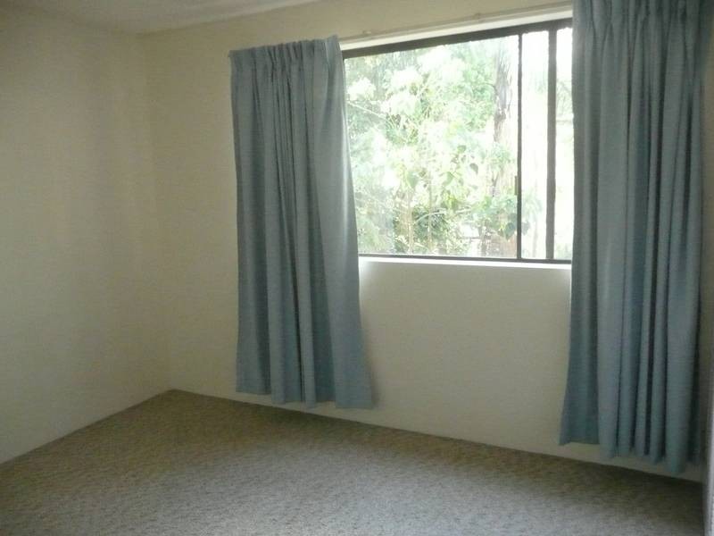 2/55 Central Avenue, Indooroopilly QLD 4068