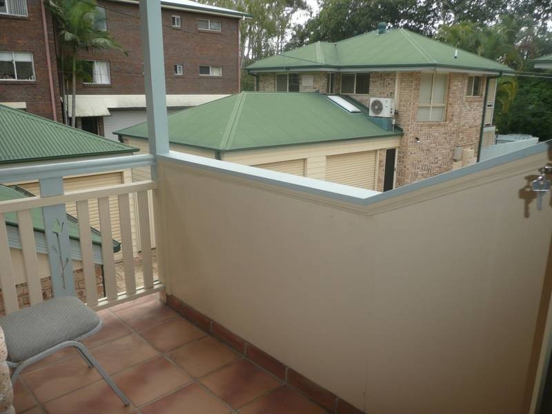 3/73 Fairley Street, Indooroopilly QLD 4068
