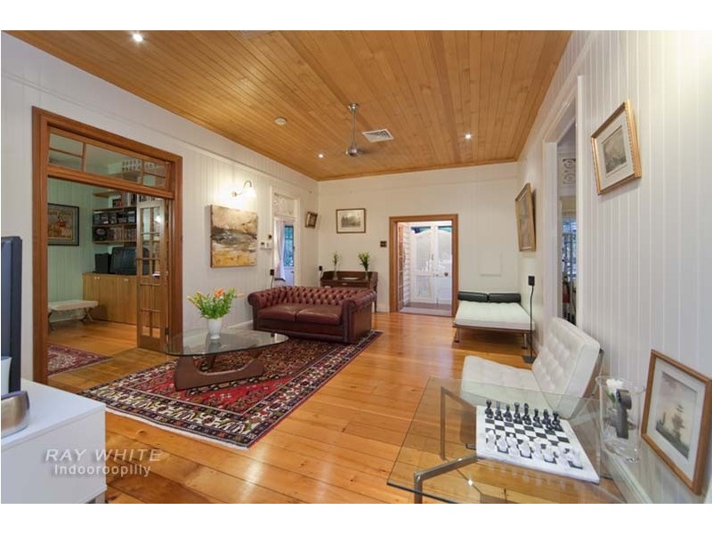 42 Neulans Road, Indooroopilly QLD 4068