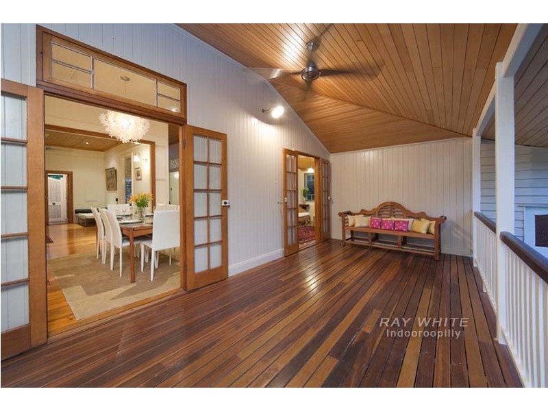 42 Neulans Road, Indooroopilly QLD 4068