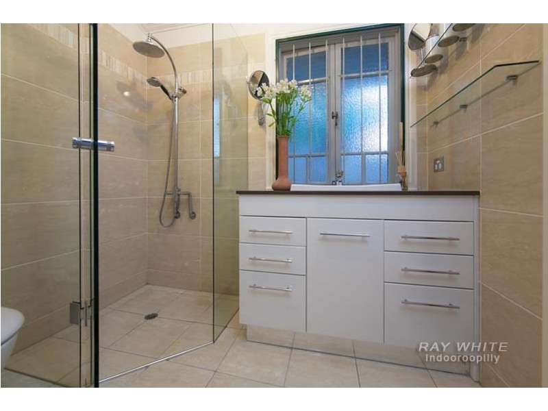 42 Neulans Road, Indooroopilly QLD 4068