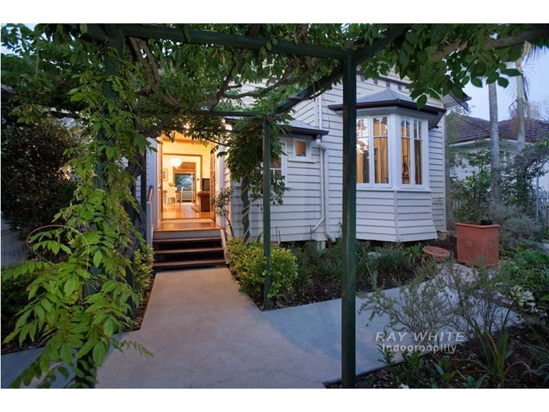 42 Neulans Road, Indooroopilly QLD 4068